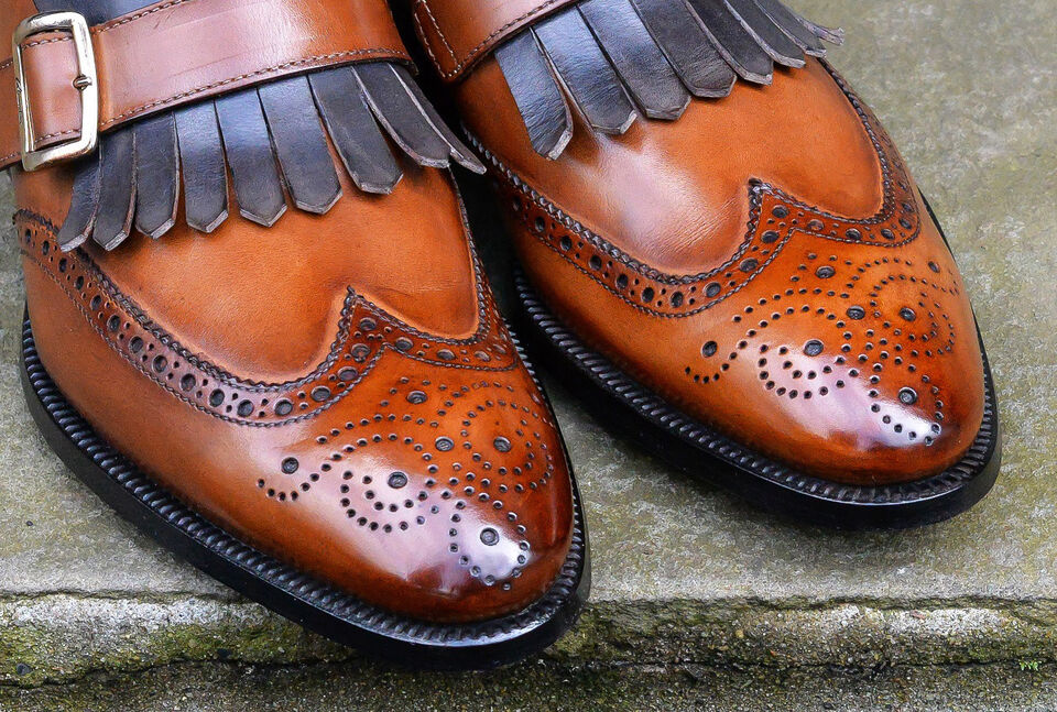 Classy Men two tone Dress Shoes, Men wingtips brogue fringe shoes