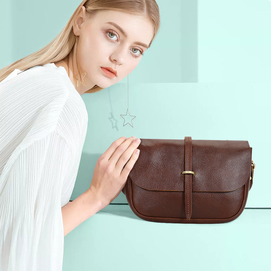 Compact Leather Crossbody Bag – Chic and Versatile for Every Occasion