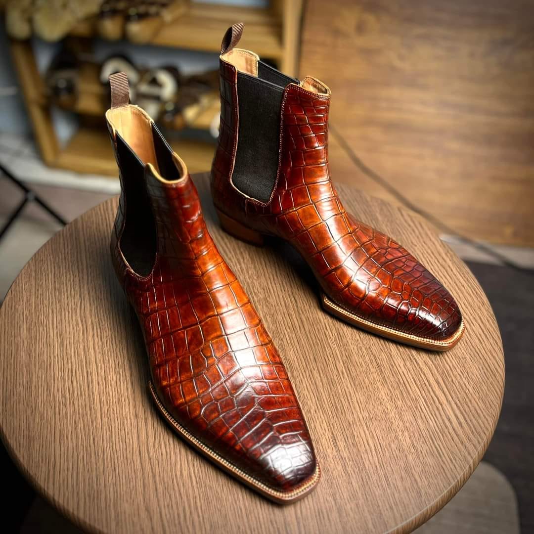 Handcrafted Men's Brown Chelsea Boots with Crocodile Pattern - Image 2