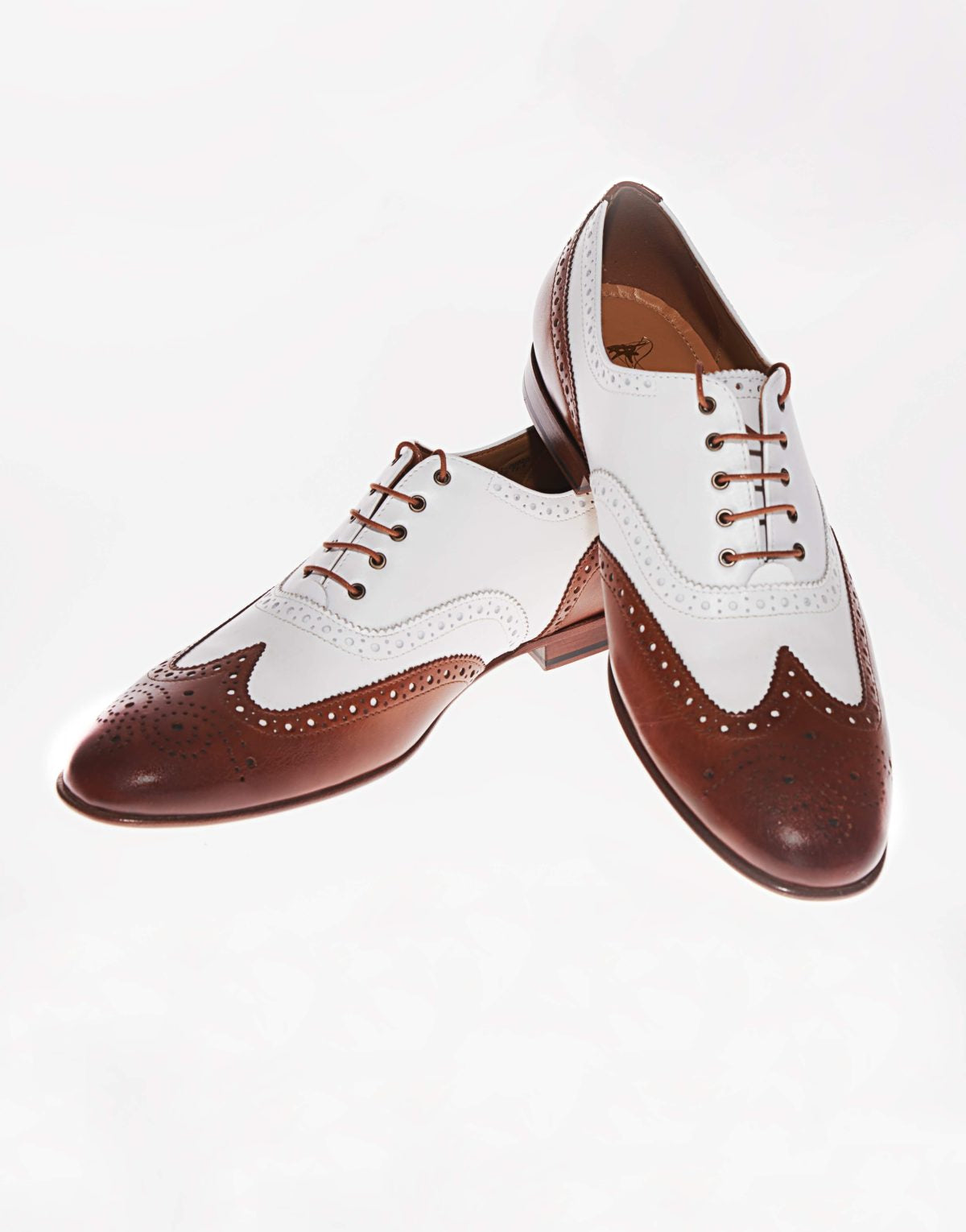 Handmade Men Spectators dress shoes, Men wing tip brogue Casino shoes