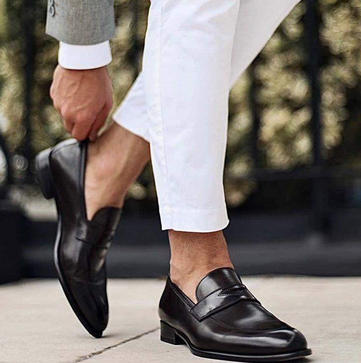 Handcrafted Men's Black Moccasins