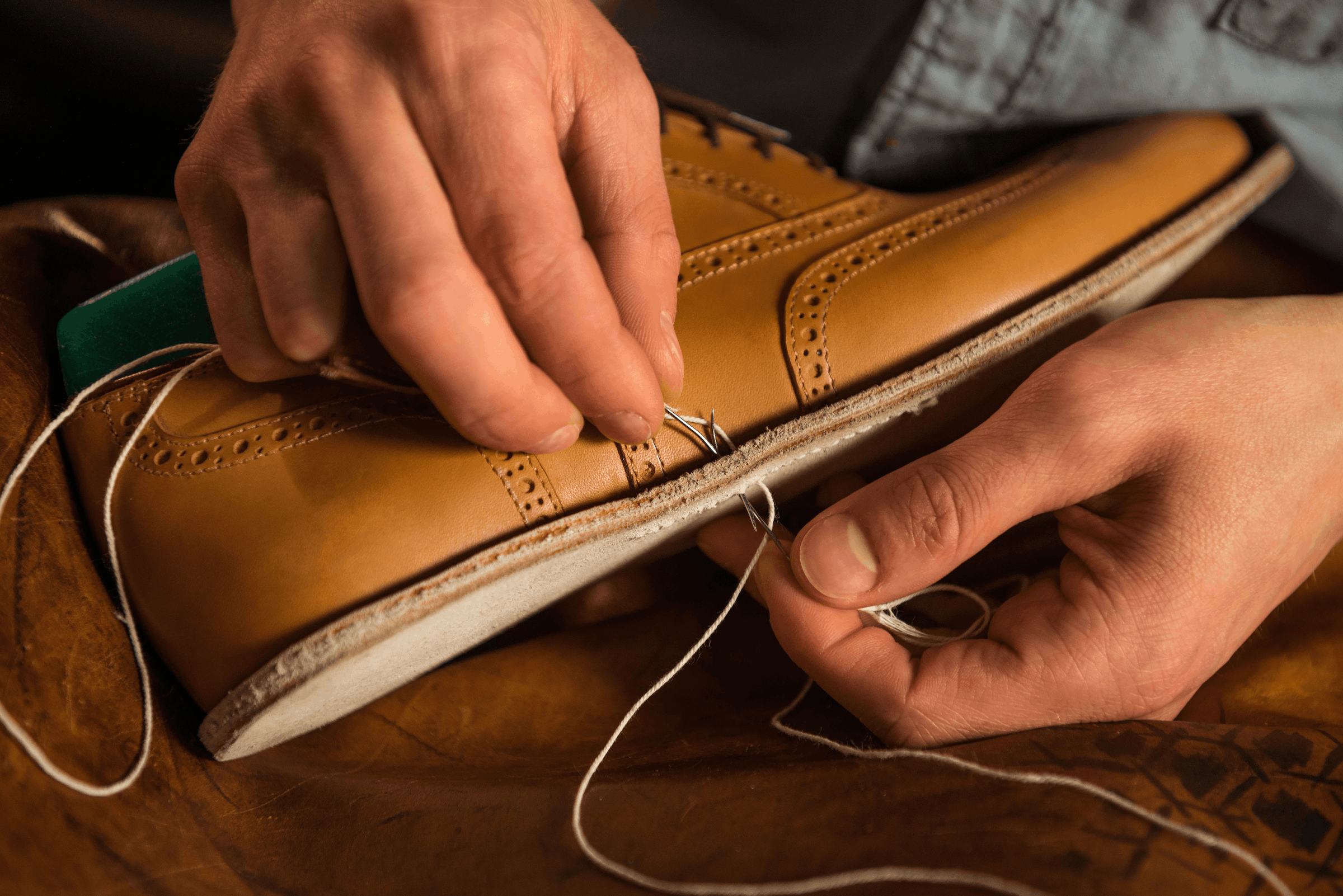 making-shoes-lambuti.png