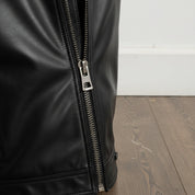 close-up-zipper-hardware of product