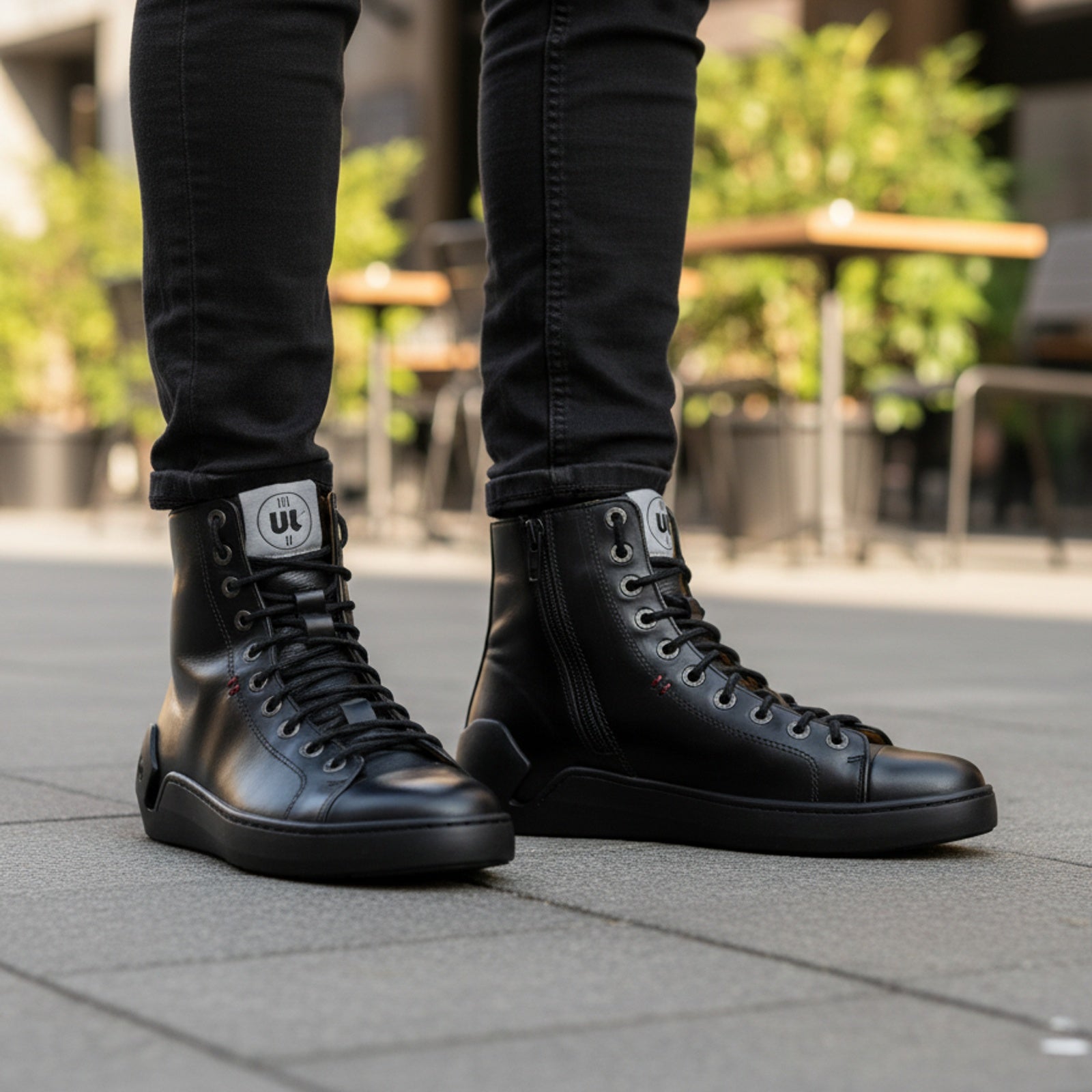 model-casual-setting - Men's Black Leather Biker Sneakers