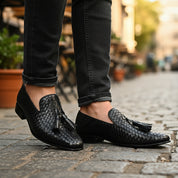 model-casual-setting - Men's Black Leather Knitted Dress Shoes