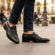 model-casual-setting - Men's Black Leather Moccasins