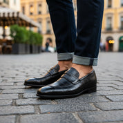 model-casual-setting - Men's Black Leather Moccasins