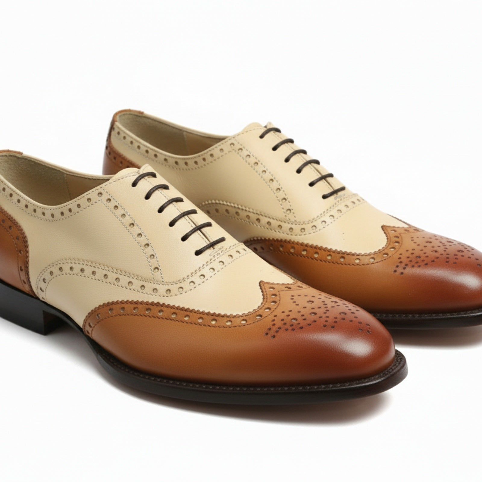 Men's Two-Tone Wingtip Brogue Leather Shoes - model-casual-setting