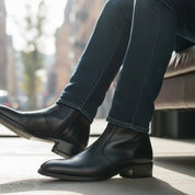 model-siting - Men's Black Leather Zip Boots Engineer Design