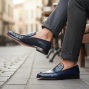 Men's Blue Crocodile Patterned Leather Dress Shoes - model-siting