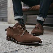 Men's Brown Suede Oxford Dress Shoes - model-siting