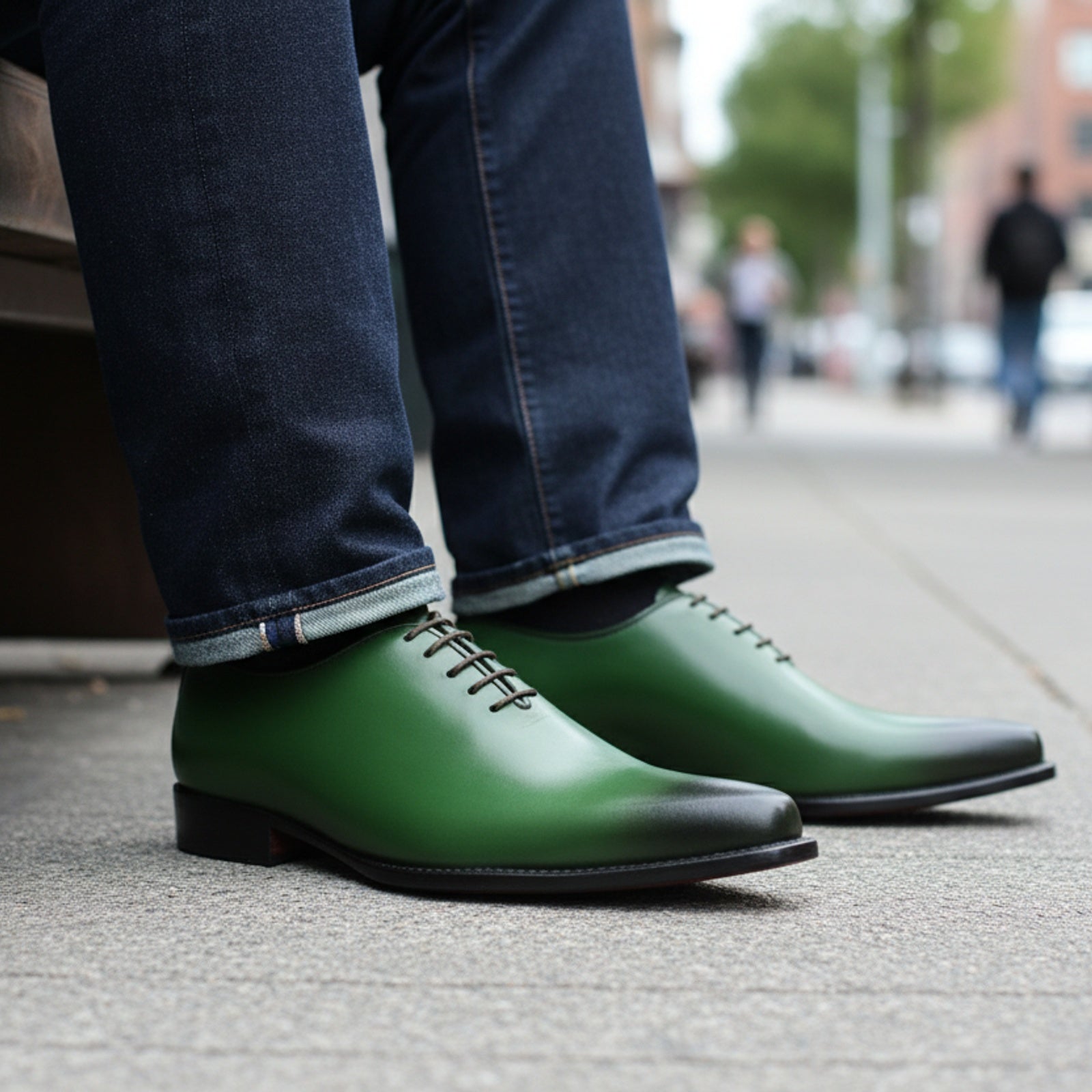 Men's Green Pointed Toe Leather Dress Shoes - model-siting