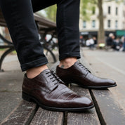 model-sitting-bench - Men's Black Oxford Leather Shoes | Crocodile Texture