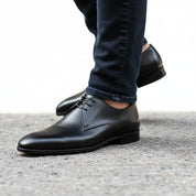 model-walking-street - Men's Black Leather Oxford Dress Shoes