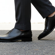 Men's Black Oxford Leather Dress Shoes - model-walking-street