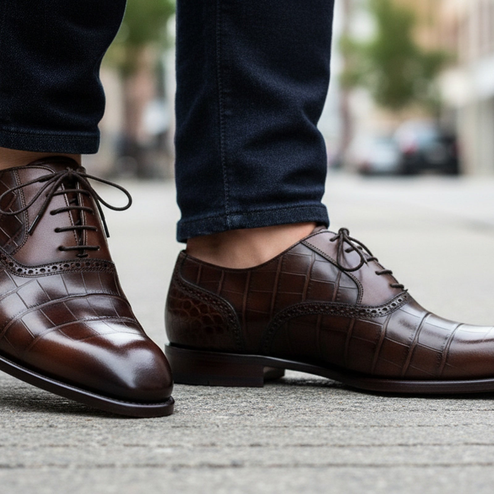 model-walking-street - Men's Brown Leather Lace-Up Oxford Shoes