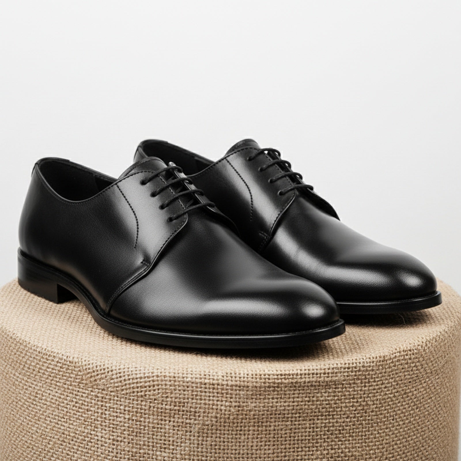 Men's Black Leather Lace-up Dress Shoes - pedestal-view