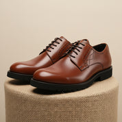 Men's Black Leather Oxford Dress Shoes - pedestal-view