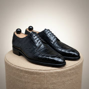 Men's Black Alligator Embossed Leather Dress Shoes - pedestal-view
