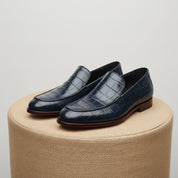 Men's Blue Crocodile Patterned Leather Dress Shoes - pedestal-view