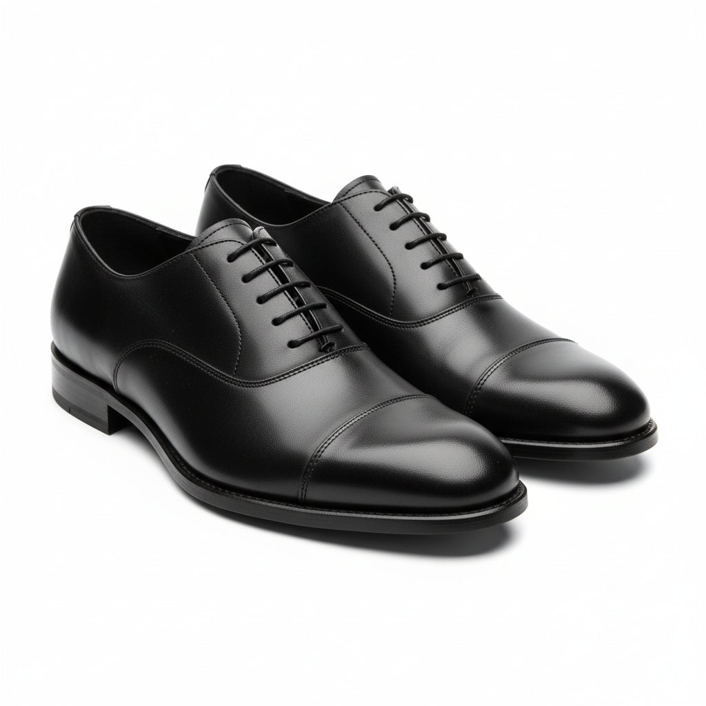three-quarter-view - Men's Black Leather Lace-Up Oxfords